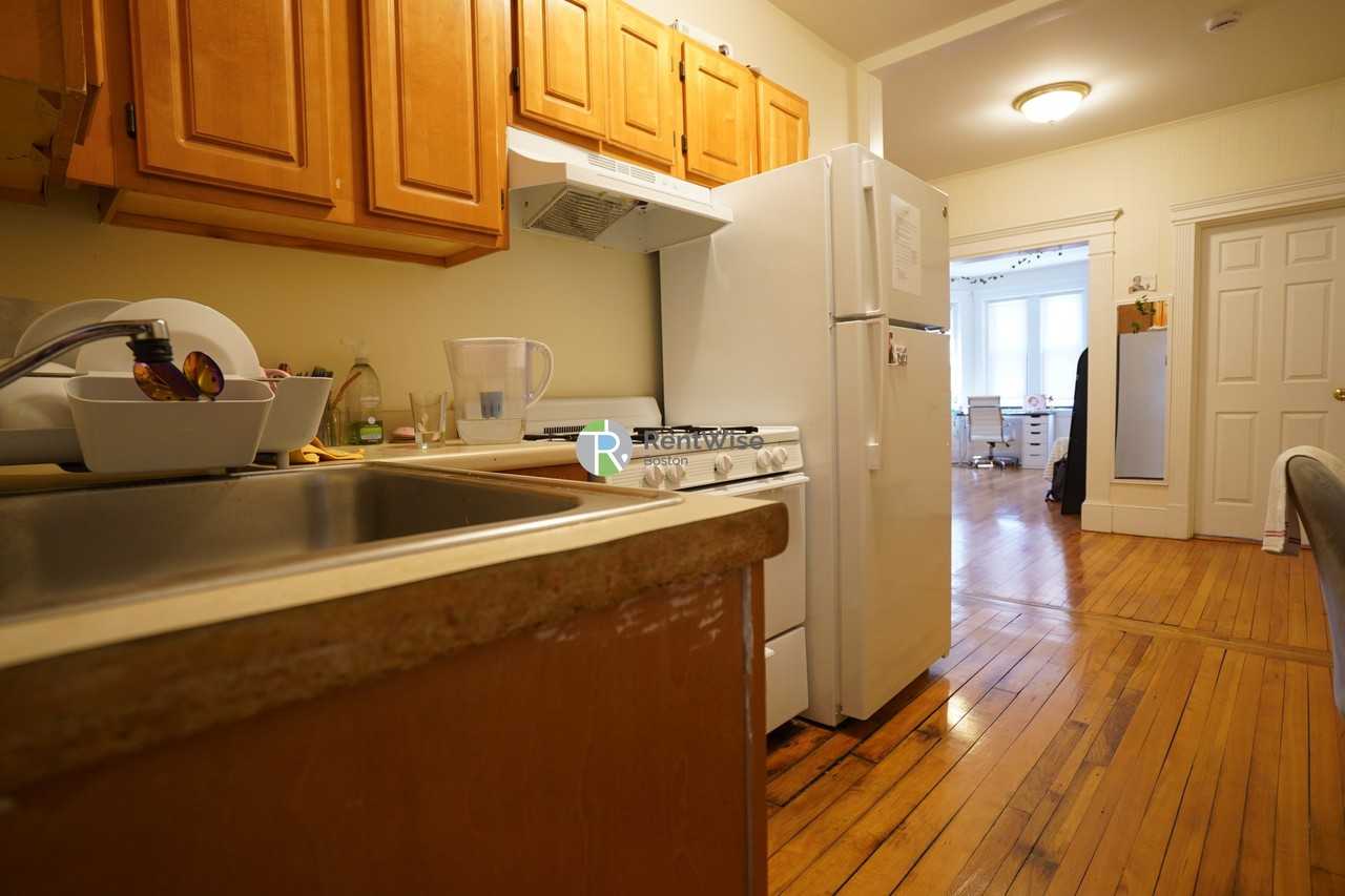 20 Royce Rd #8 - Photo 7 of 19