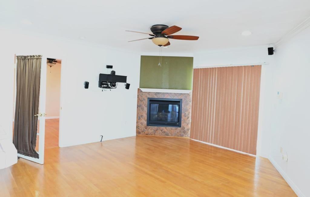 1325 W 34th St - Photo 6 of 19