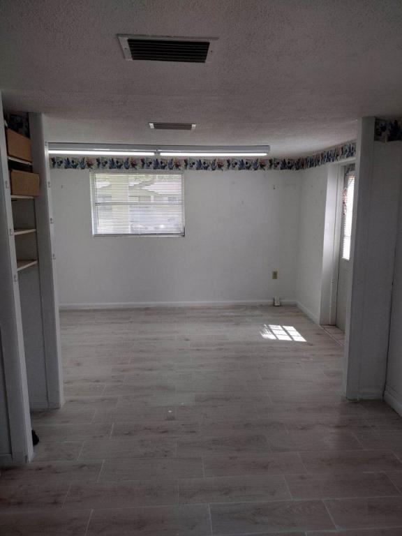 18 N Melbourne St - Photo 2 of 6