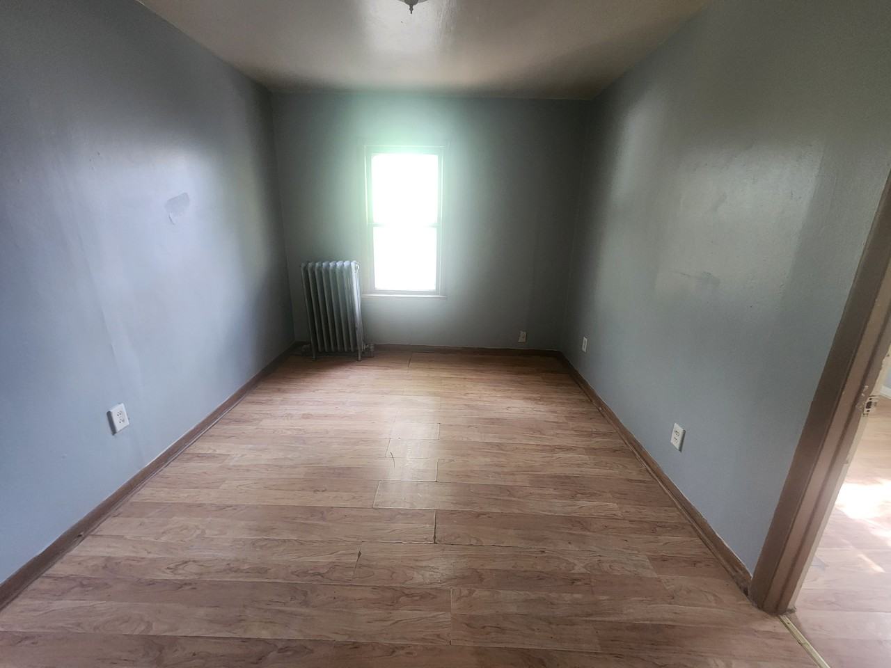 1613 53rd St - Photo 2 of 6