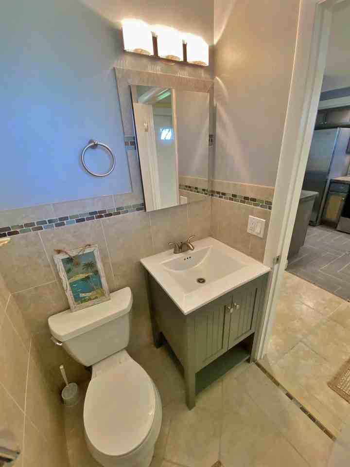 5170 Southwest 40th Avenue #4E - Photo 5 of 6