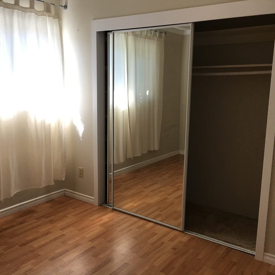 5379 4 Avenue - Photo 3 of 12