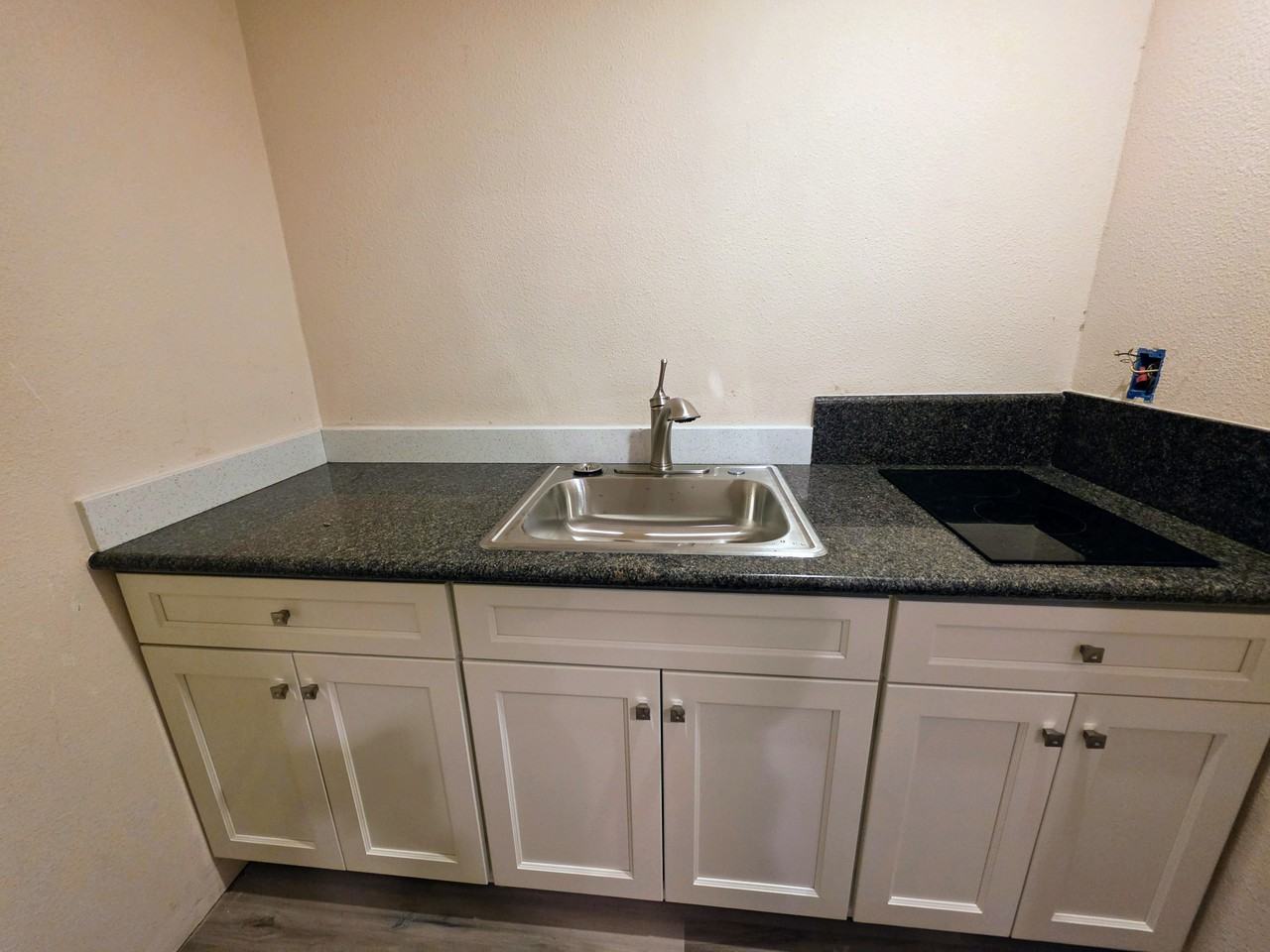 1567 Sutherland Court - Photo 5 of 10