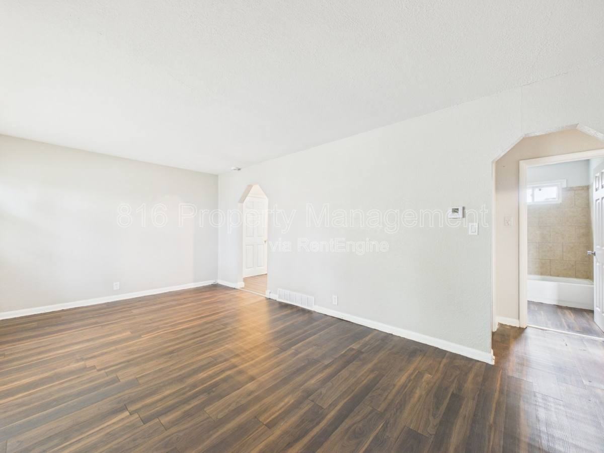 7426 Indiana Ave - Photo 3 of 10