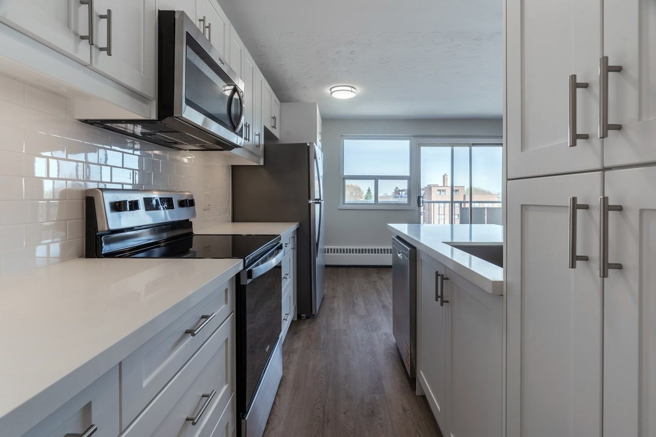 73 Clarence Street - Photo 5 of 9