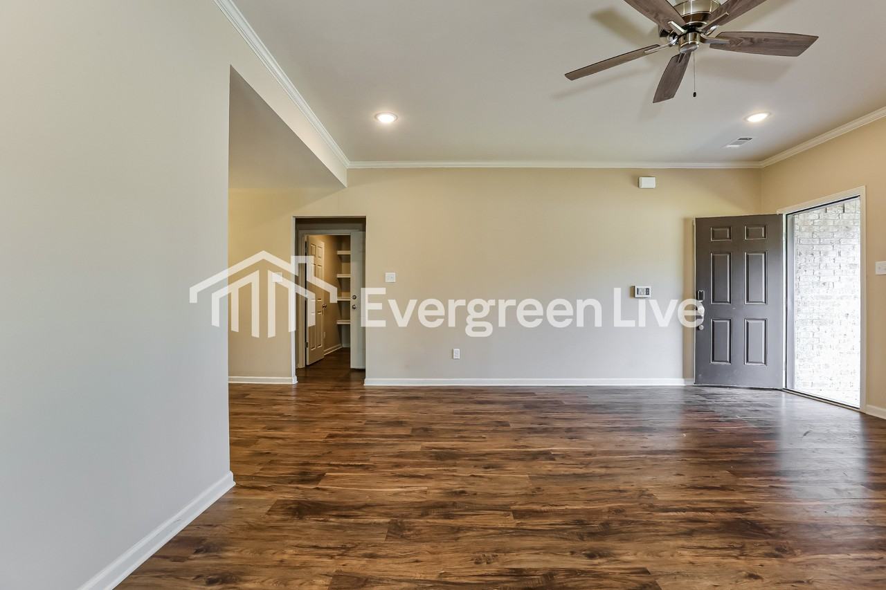 1113 Heritage Way - Photo 3 of 15
