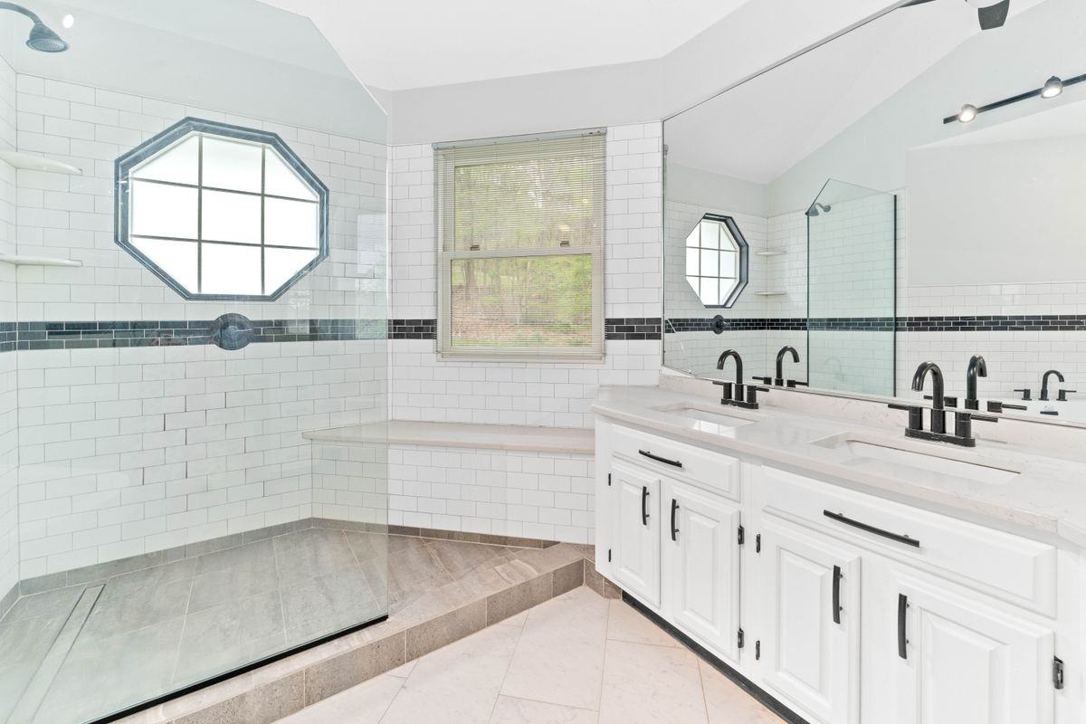 4673 Shadyside Ln - Photo 2 of 21