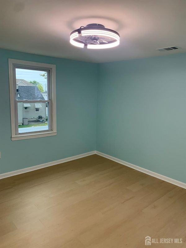 47 Holly St ##2 - Photo 3 of 27