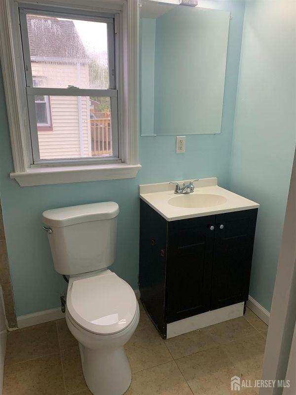 47 Holly St ##2 - Photo 6 of 27
