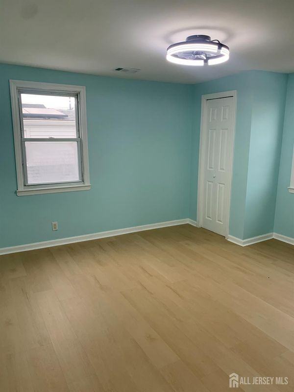 47 Holly St ##2 - Photo 7 of 27