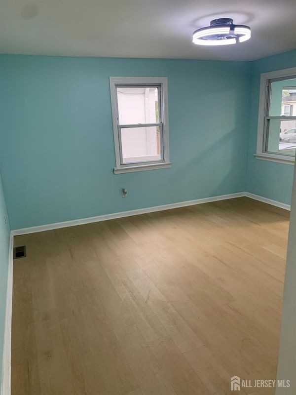 47 Holly St ##1 - Photo 3 of 27