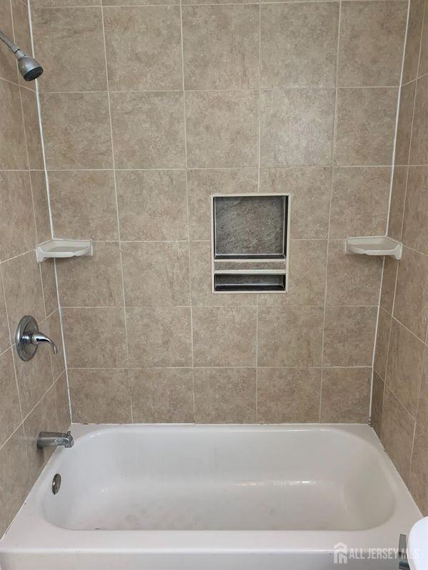 47 Holly St ##1 - Photo 4 of 27