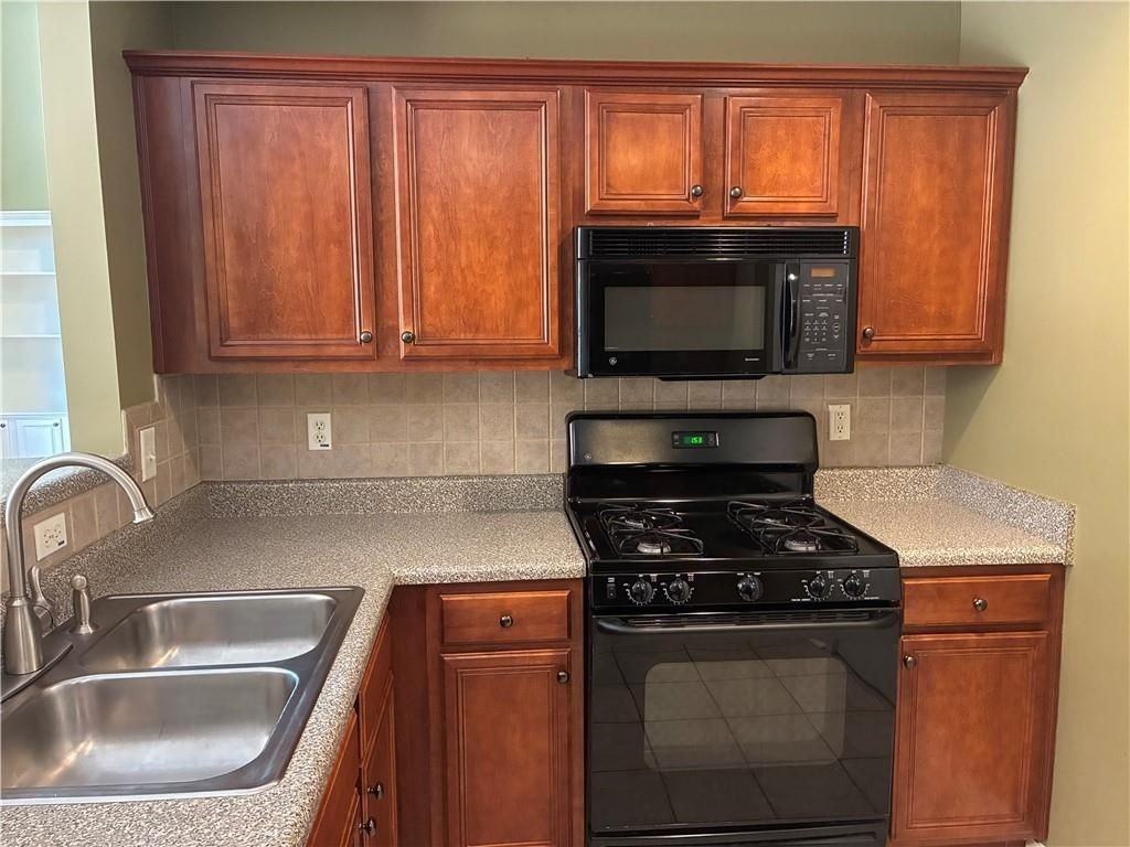 2610 Gatewater Ct - Photo 5 of 27