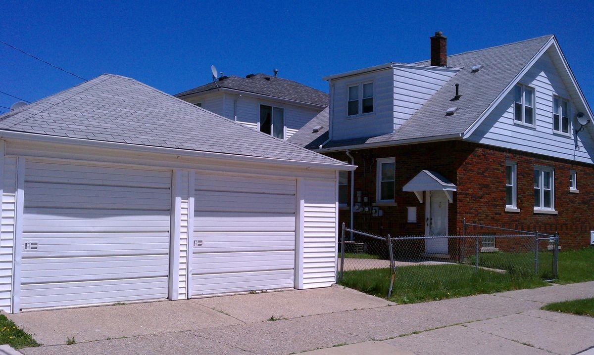 6801 Barrie St - Photo 2 of 26