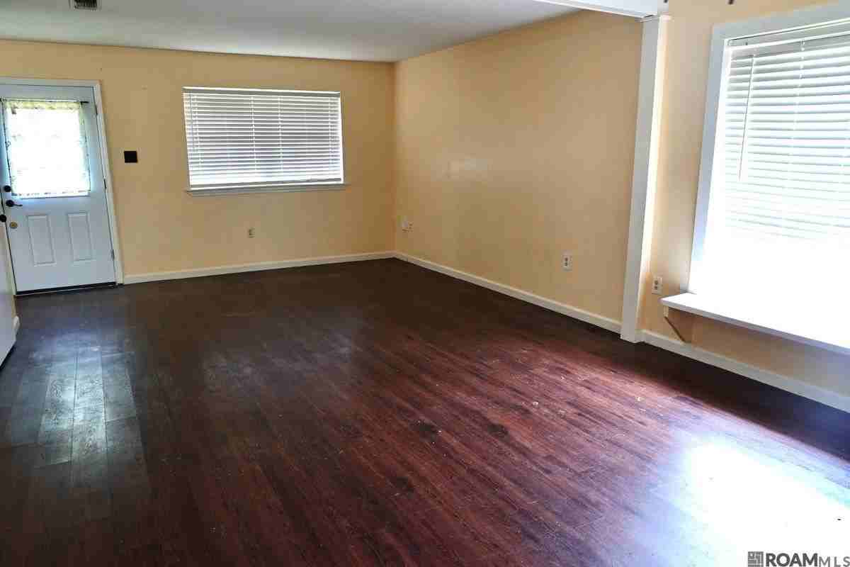 1018 Boreas Dr - Photo 4 of 7