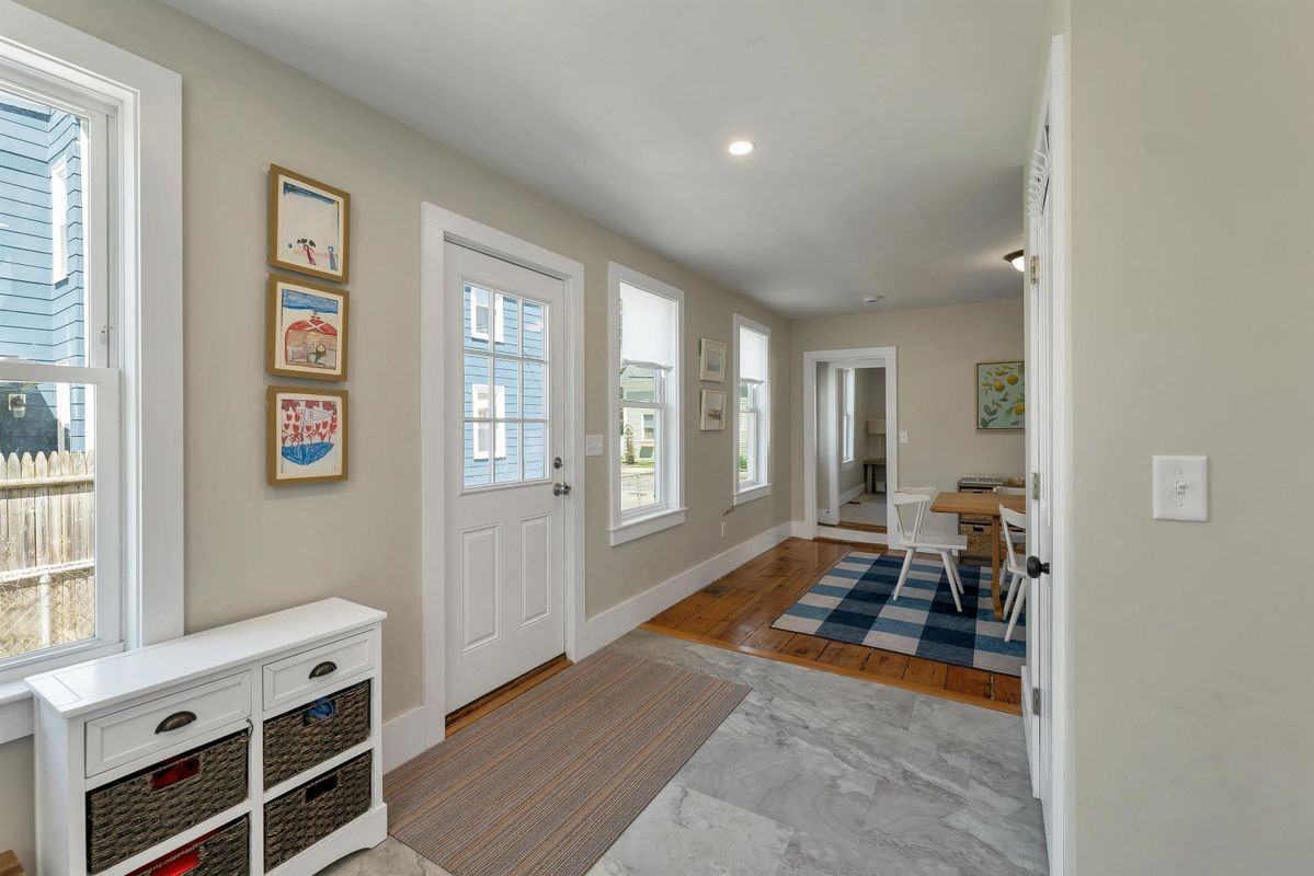 16 Chestnut St - Photo 7 of 31