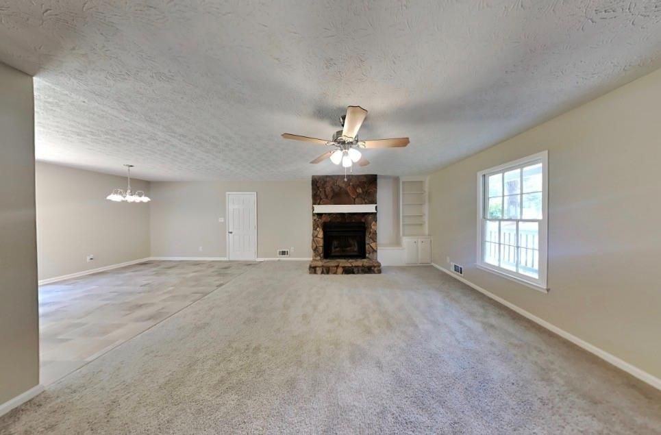 6250 Silver Spur Dr - Photo 3 of 9