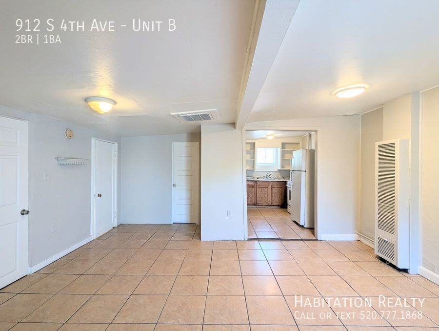 912 S 4th Ave #B - Photo 2 of 12