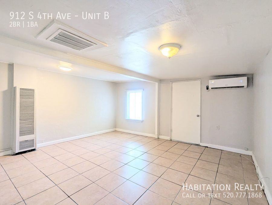 912 S 4th Ave #B - Photo 3 of 12