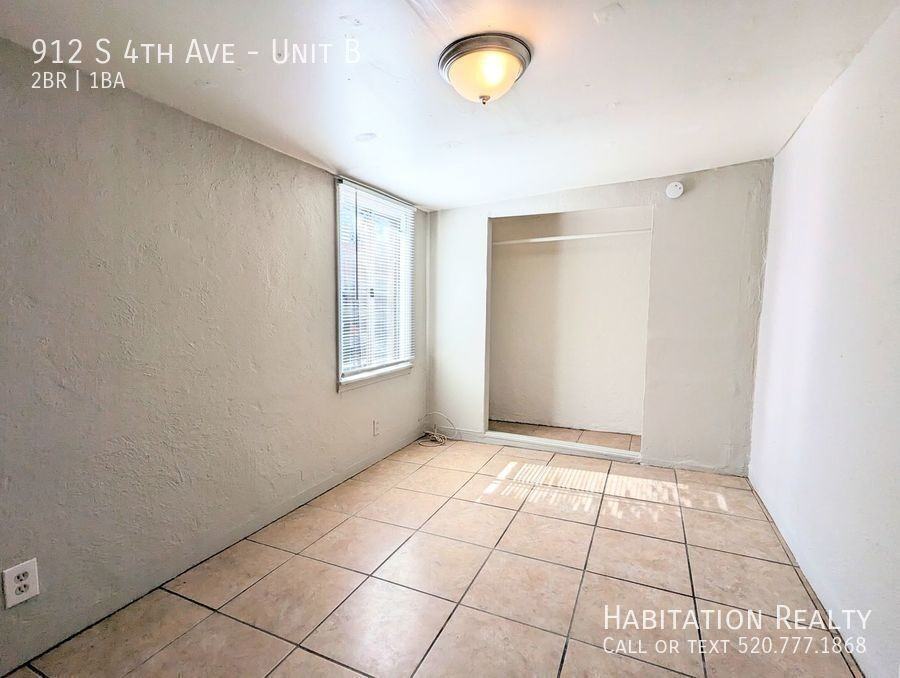 912 S 4th Ave #B - Photo 5 of 12