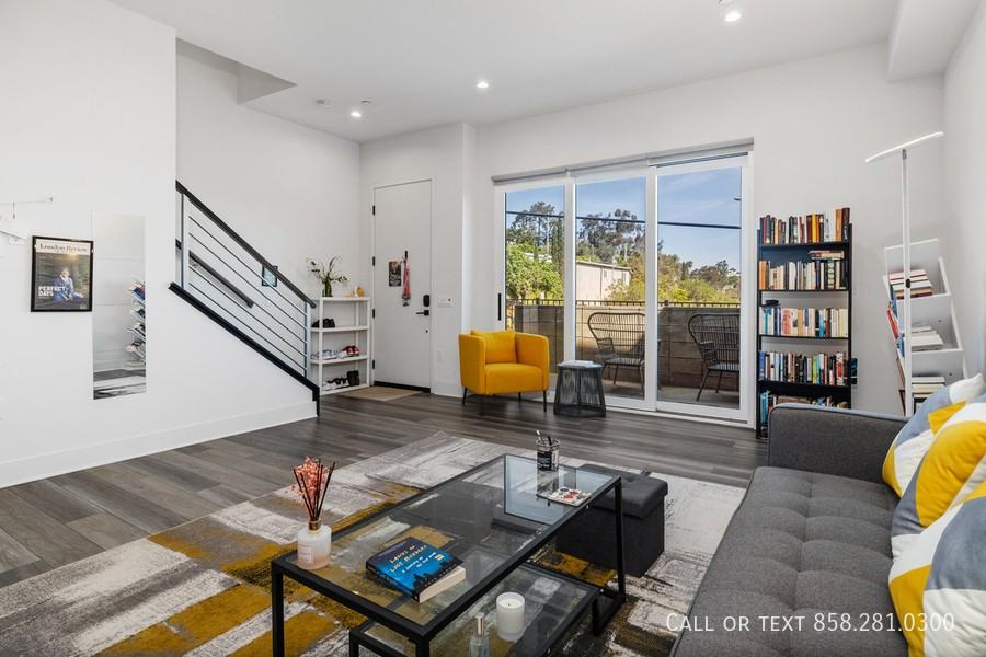 1055 32nd St #10 - Photo 5 of 29