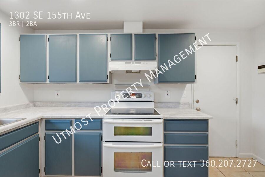 1302 Se 155th Ave - Photo 4 of 12