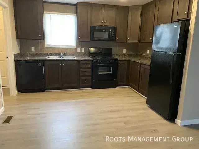 4 Ronald Dr #R4 - Photo 3 of 24
