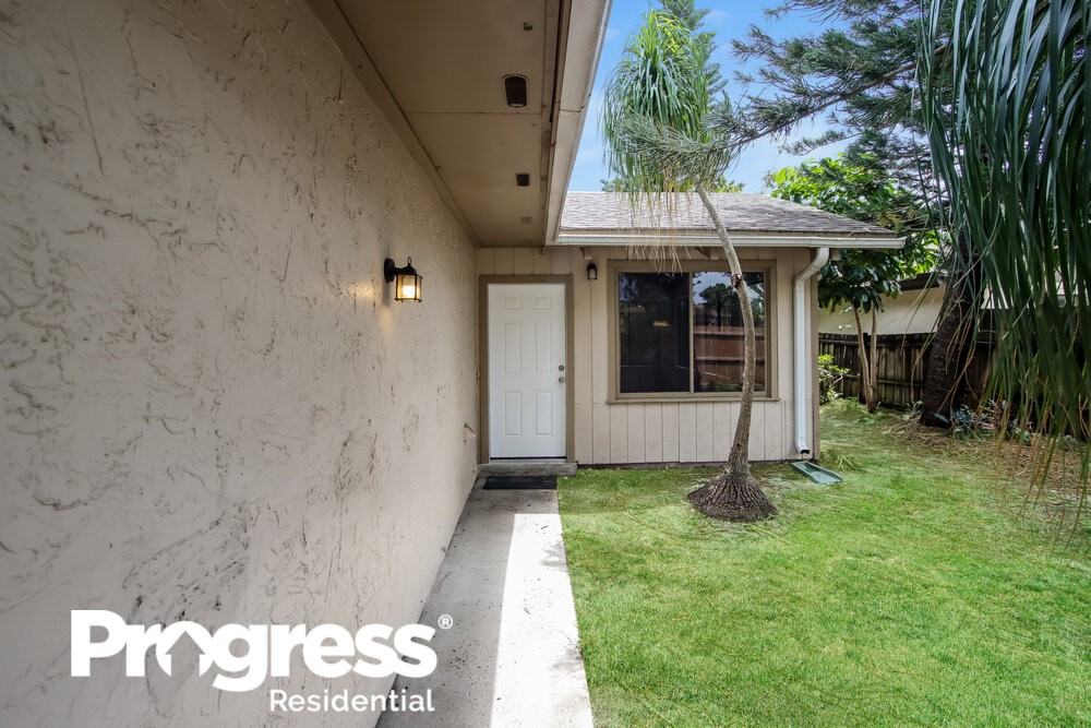 225 Bayhead Dr - Photo 4 of 25