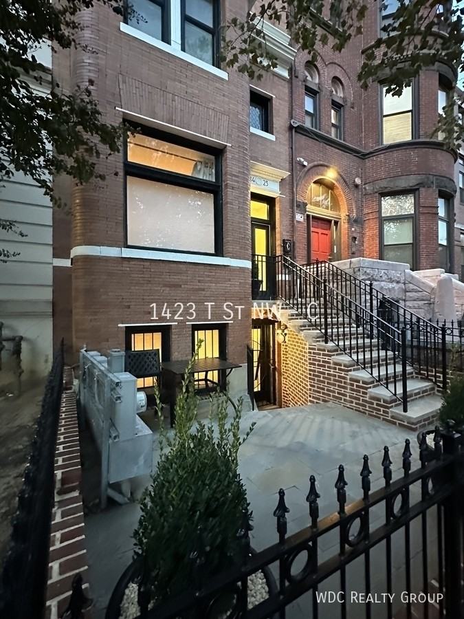 1423 T St Nw #C