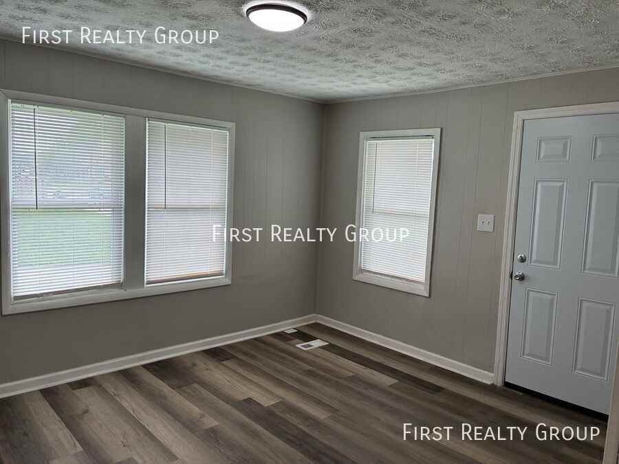 1671 Gummer Ave - Photo 2 of 9