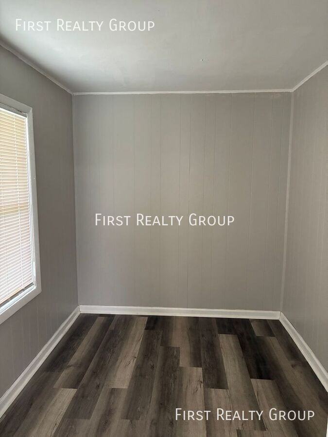 1671 Gummer Ave - Photo 6 of 9