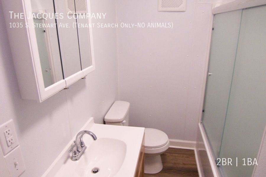 1035 S Stewart Ave - Photo 6 of 9