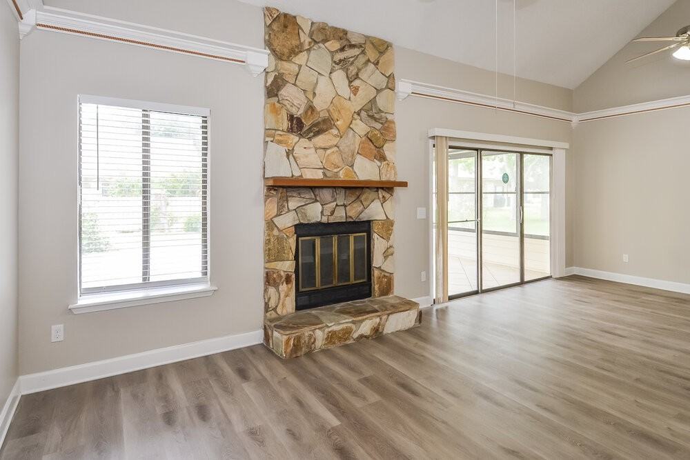 4137 Rollingwood Ct - Photo 4 of 17