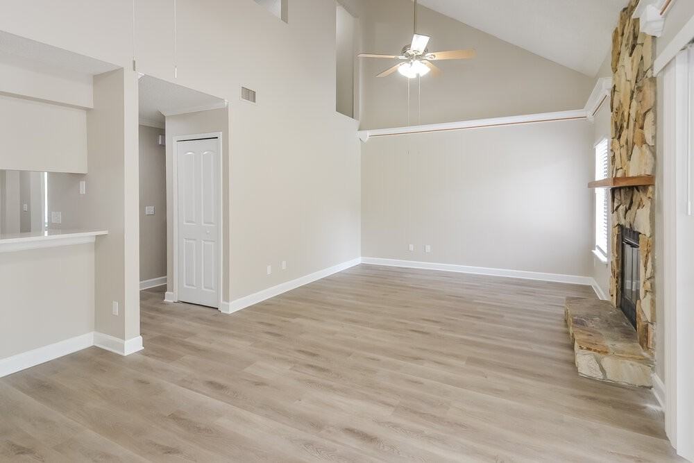 4137 Rollingwood Ct - Photo 5 of 17