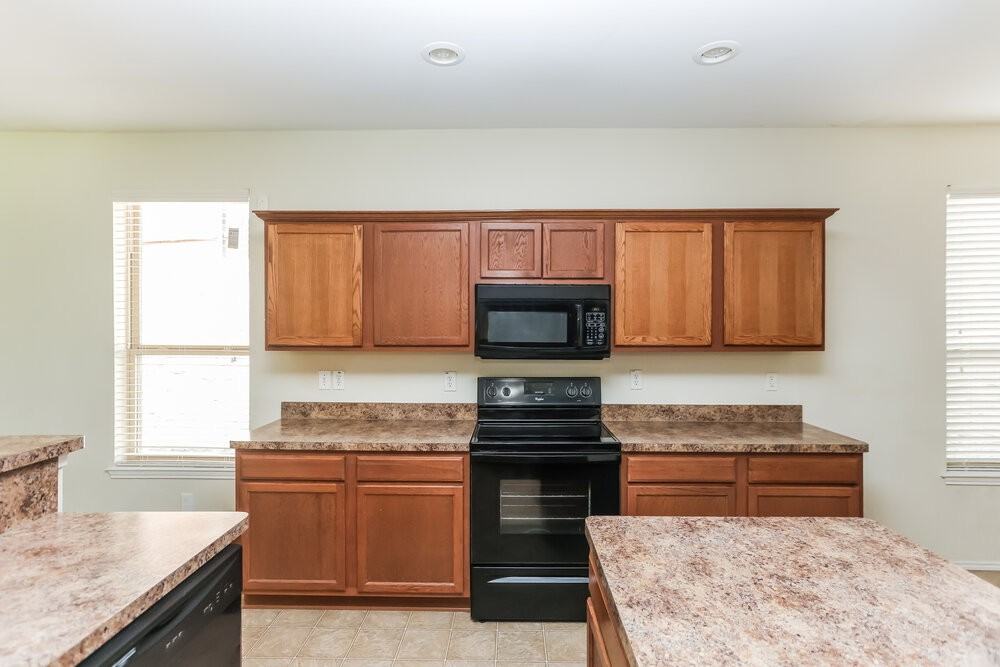 6816 Clarktown Ct - Photo 7 of 17