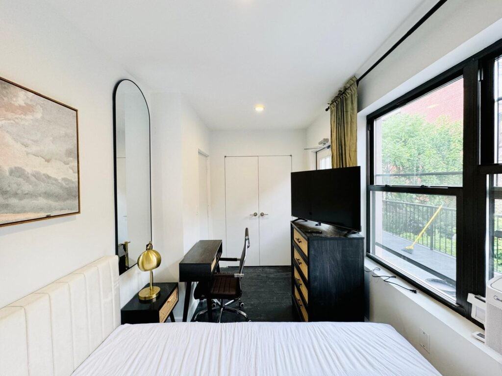 375 Vernon Avenue #702 - Photo 3 of 9