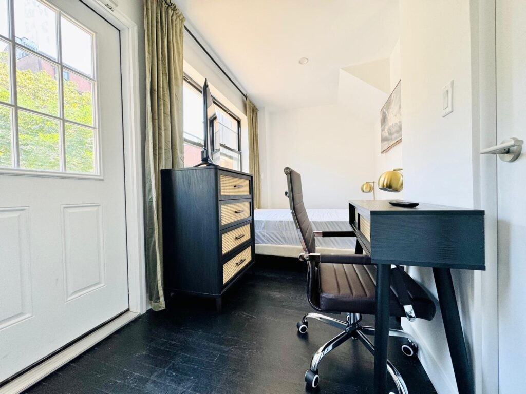 375 Vernon Avenue #702 - Photo 5 of 9