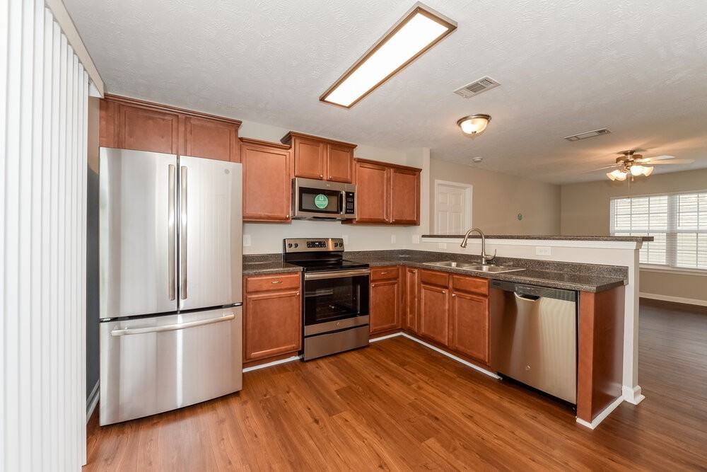 925 Birchmill Pt S - Photo 5 of 16