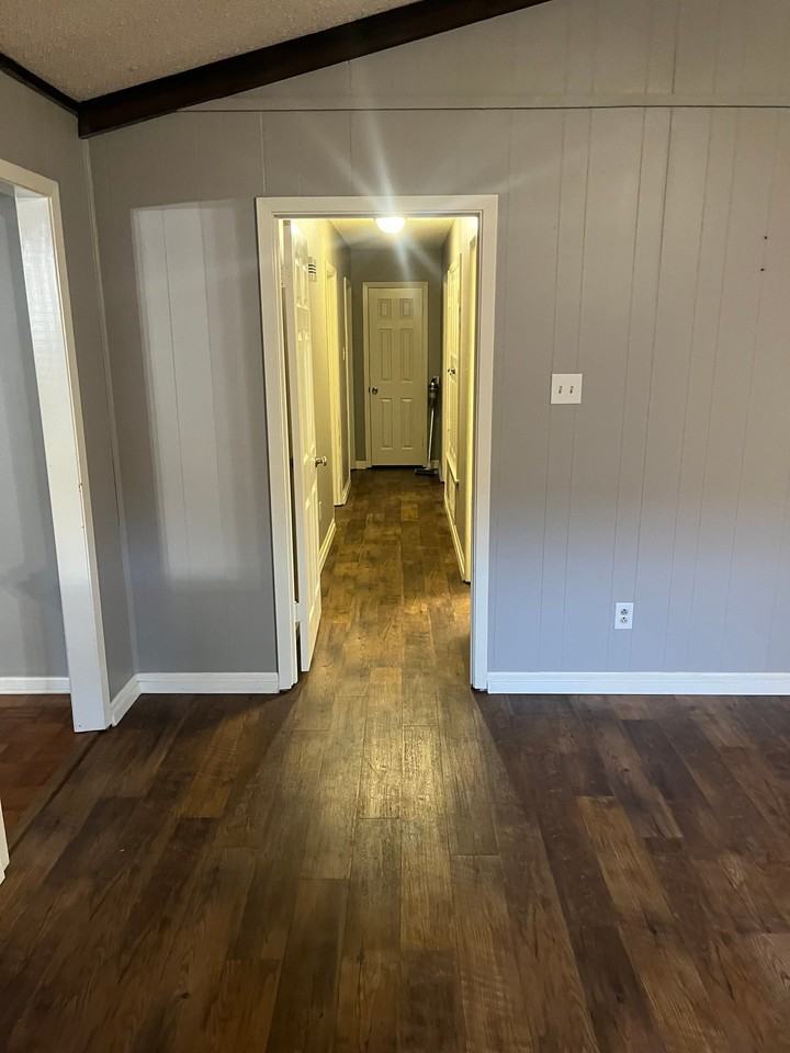 902 Silver Falls Rd - Photo 5 of 9