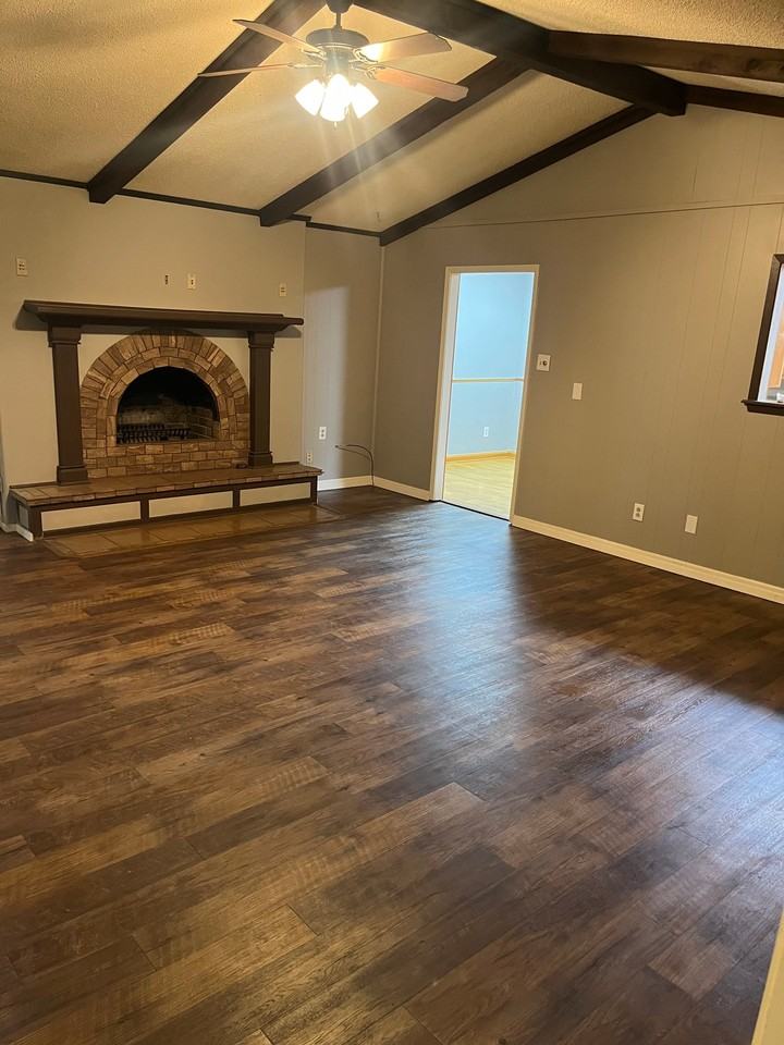 902 Silver Falls Rd - Photo 7 of 9