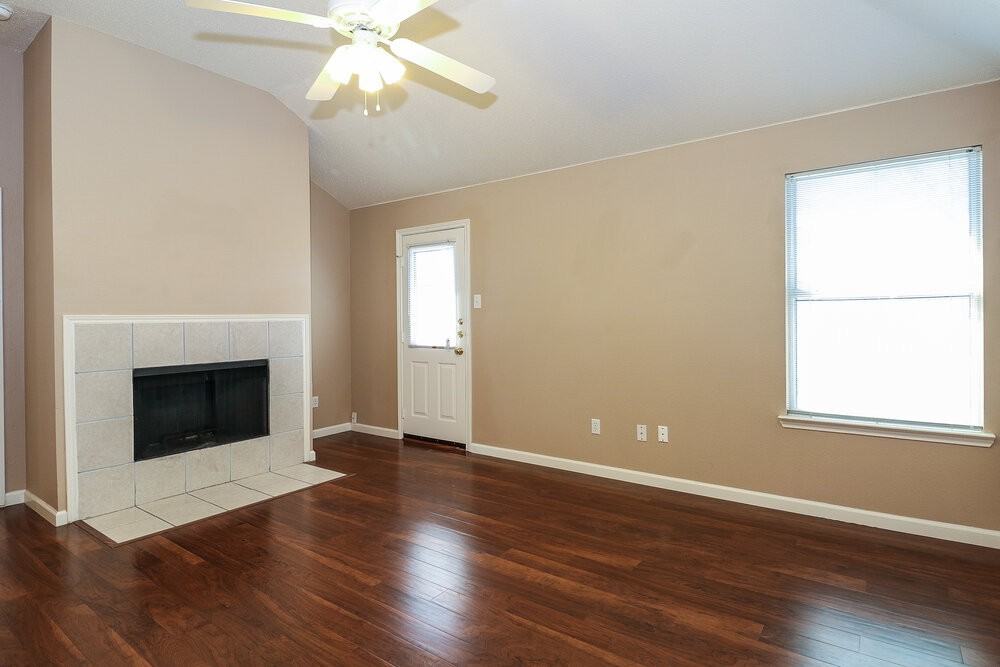 320 Montana Dr - Photo 3 of 18
