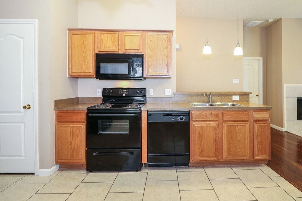 320 Montana Dr - Photo 5 of 18
