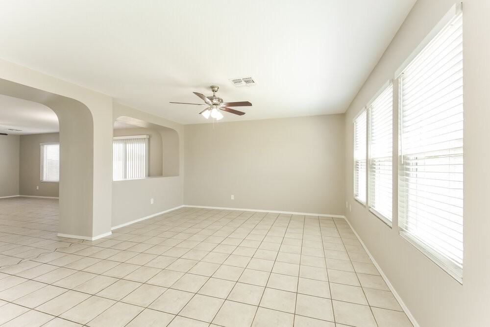 10509 W Angels Ln - Photo 5 of 19