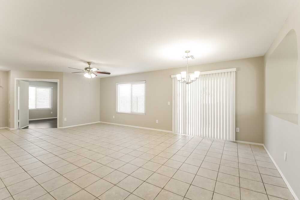 10509 W Angels Ln - Photo 7 of 19