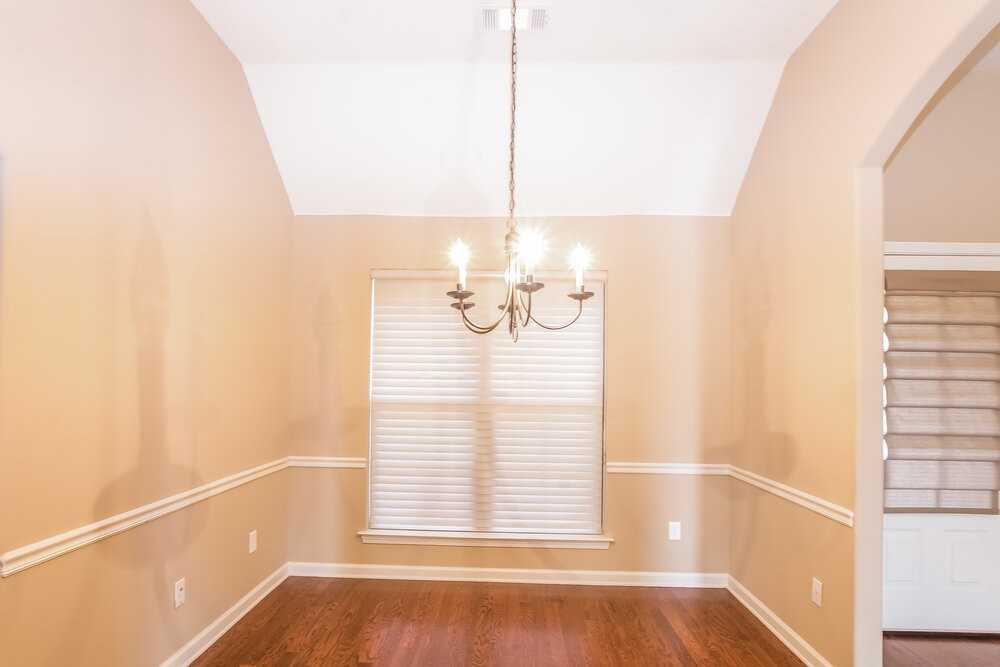 12379 Bevan Dr - Photo 4 of 17