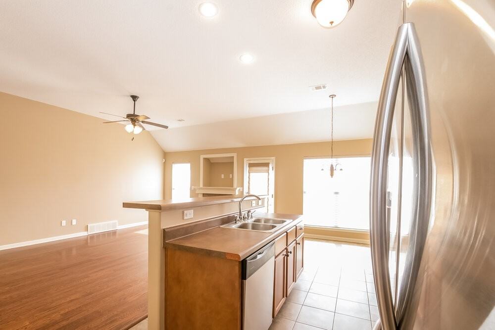 12379 Bevan Dr - Photo 6 of 17