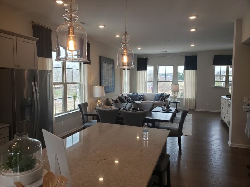 952 Ainslie Downs St - Photo 6 of 7
