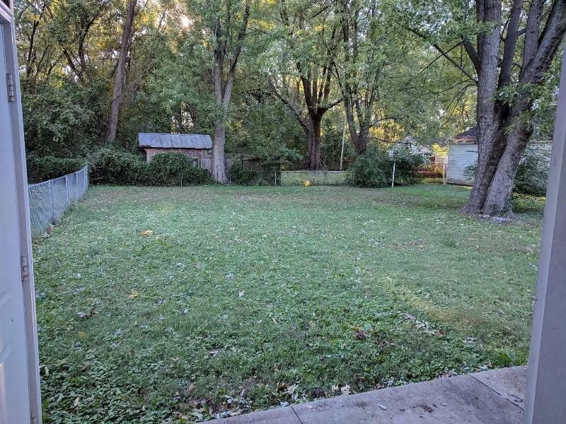 1527 Lynch Ln #B - Photo 2 of 17