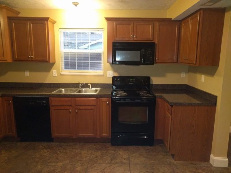 1527 Lynch Ln #B - Photo 3 of 17