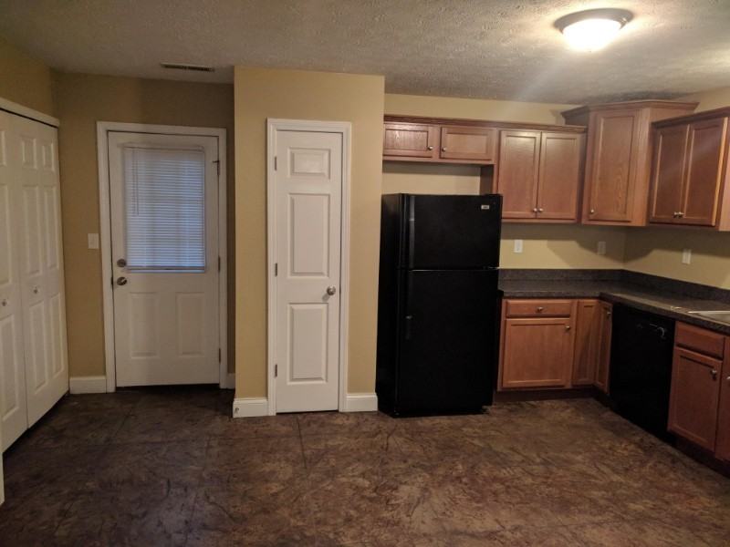 1527 Lynch Ln #B - Photo 4 of 17